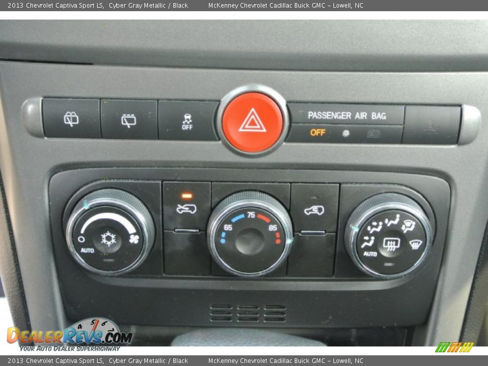 Controls of 2013 Chevrolet Captiva Sport LS Photo #13