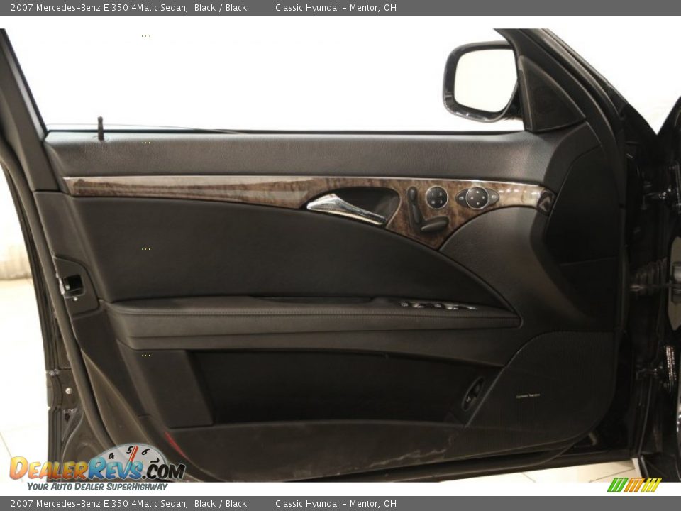 2007 Mercedes-Benz E 350 4Matic Sedan Black / Black Photo #4
