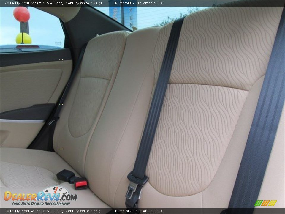 2014 Hyundai Accent GLS 4 Door Century White / Beige Photo #9