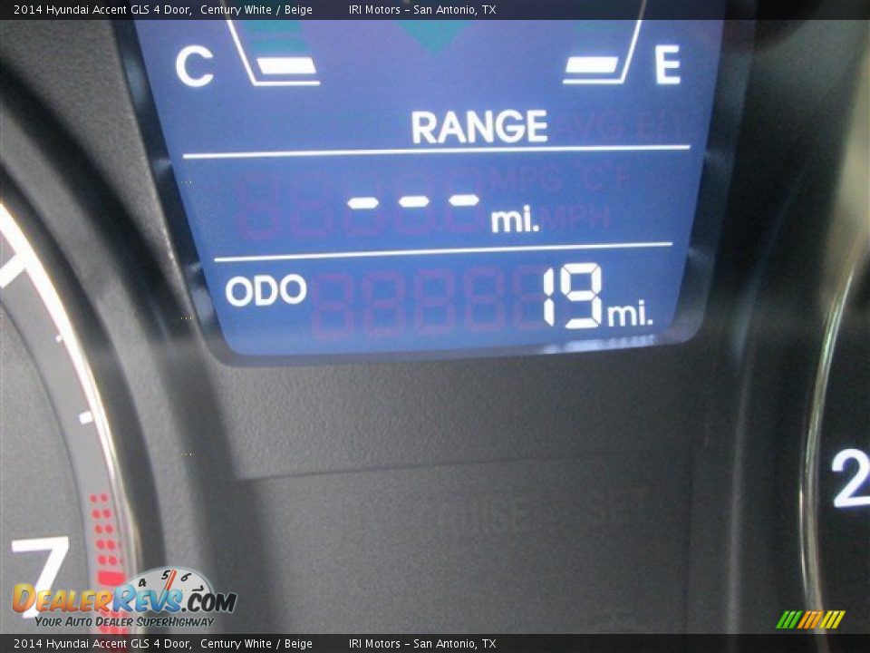 2014 Hyundai Accent GLS 4 Door Century White / Beige Photo #16