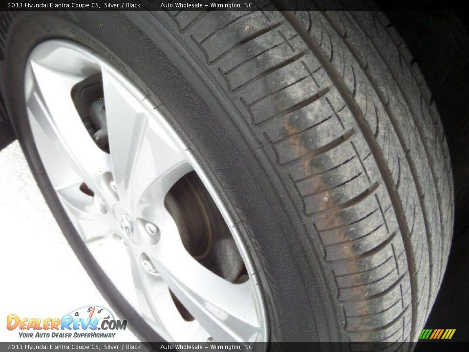 2013 Hyundai Elantra Coupe GS Silver / Black Photo #9