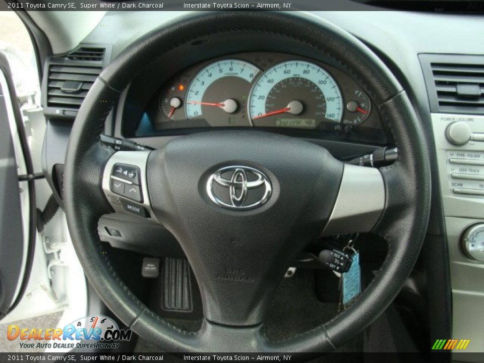 2011 Toyota Camry SE Super White / Dark Charcoal Photo #13