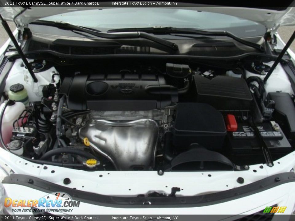 2011 Toyota Camry SE Super White / Dark Charcoal Photo #25