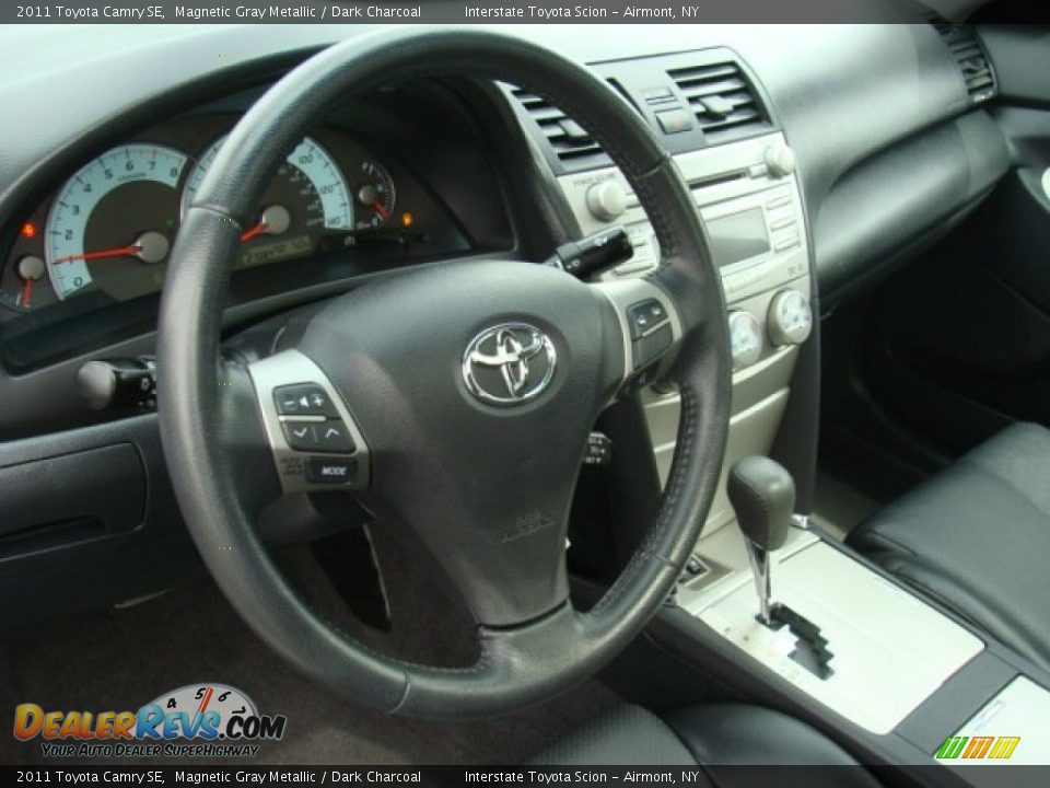 2011 Toyota Camry SE Magnetic Gray Metallic / Dark Charcoal Photo #9