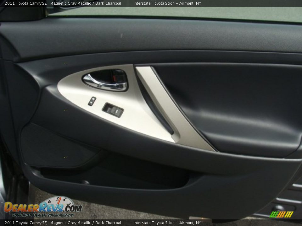 2011 Toyota Camry SE Magnetic Gray Metallic / Dark Charcoal Photo #20