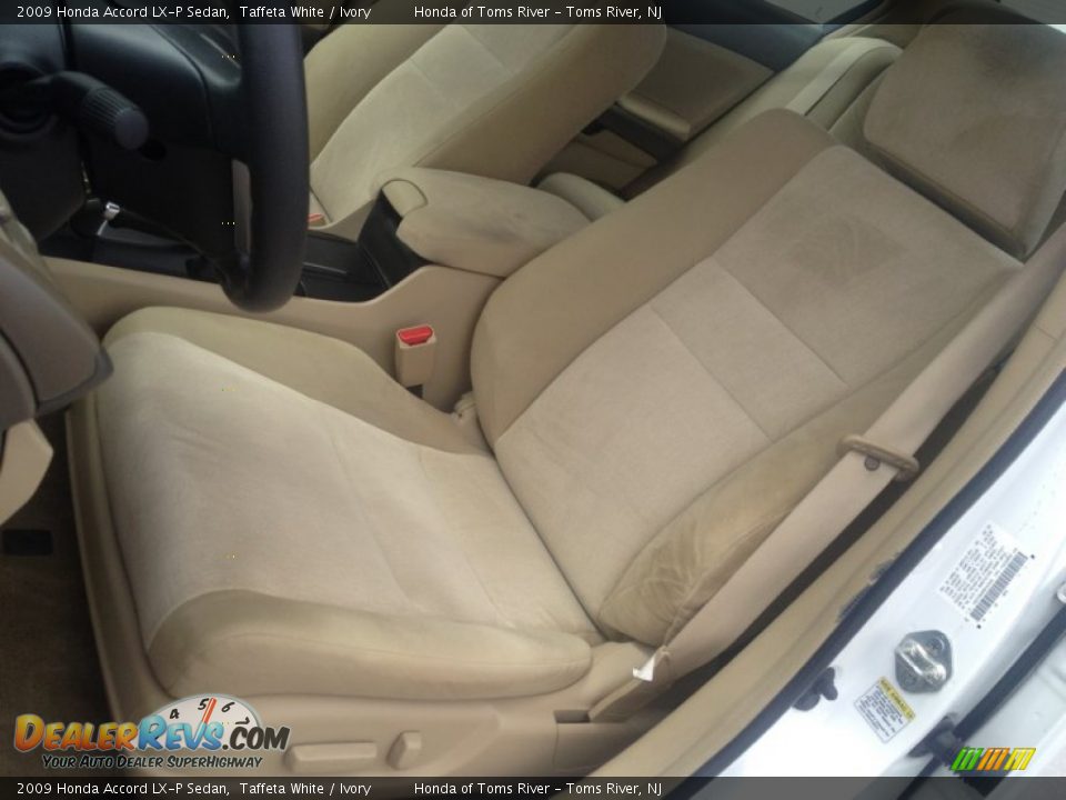 2009 Honda Accord LX-P Sedan Taffeta White / Ivory Photo #16