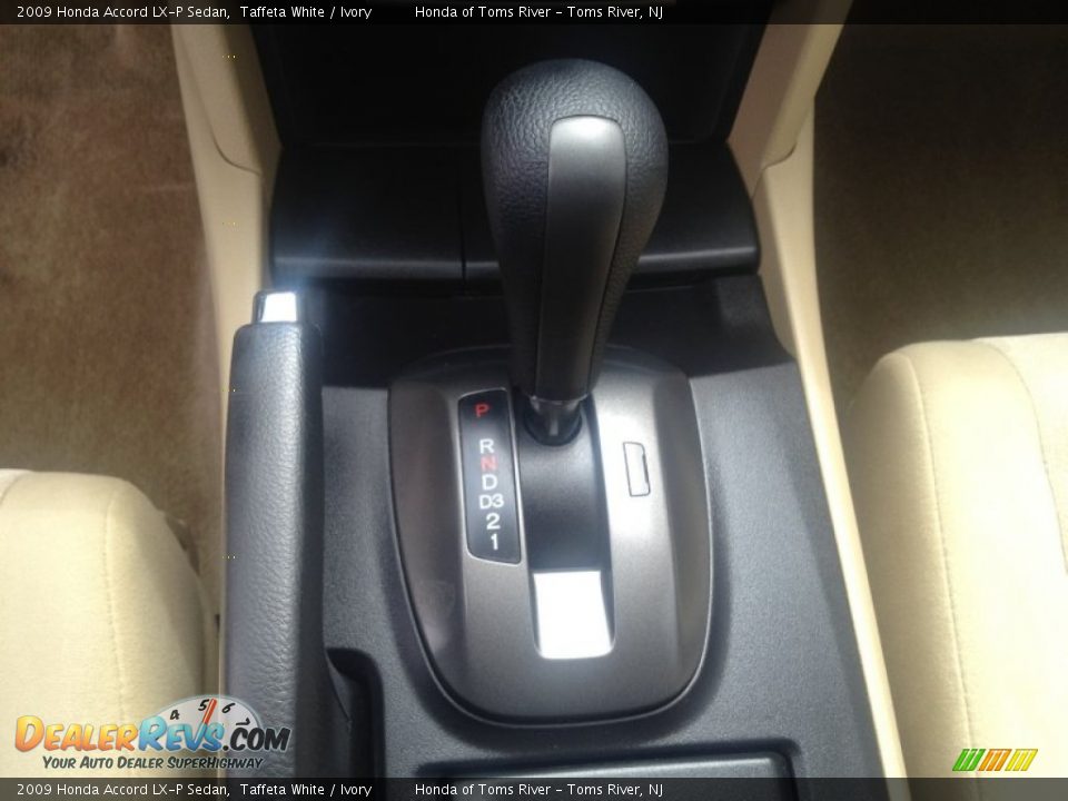 2009 Honda Accord LX-P Sedan Taffeta White / Ivory Photo #18