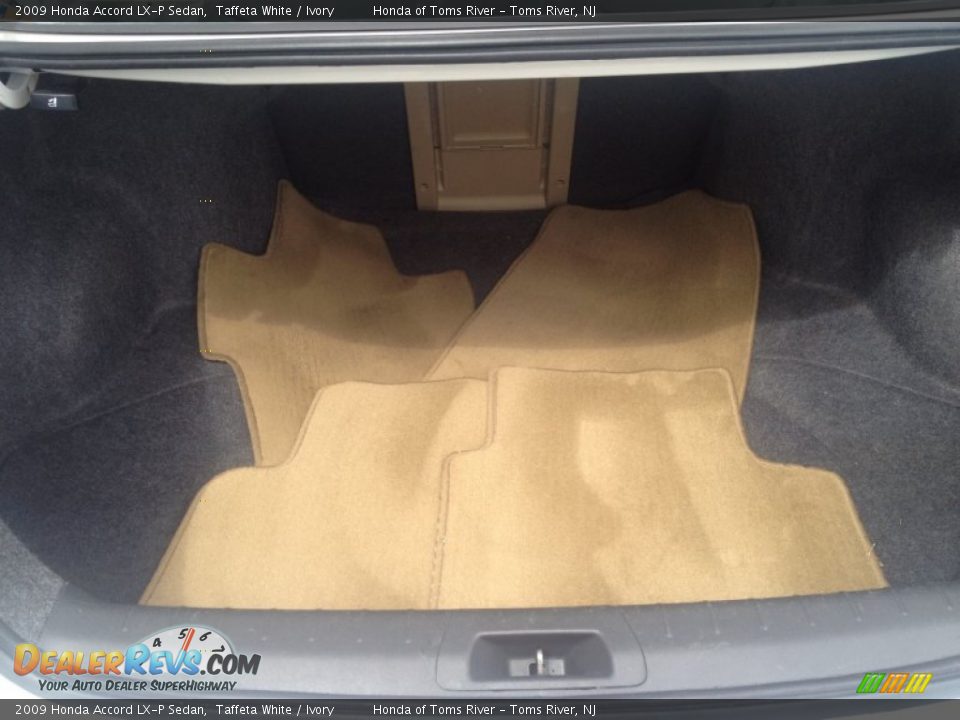 2009 Honda Accord LX-P Sedan Taffeta White / Ivory Photo #21