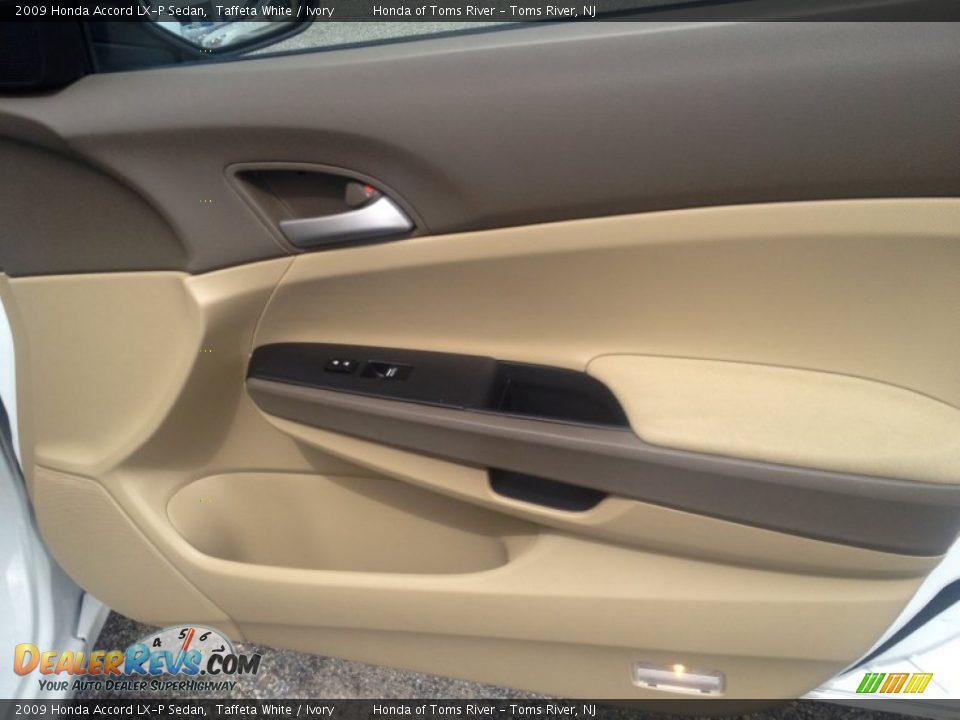 2009 Honda Accord LX-P Sedan Taffeta White / Ivory Photo #27