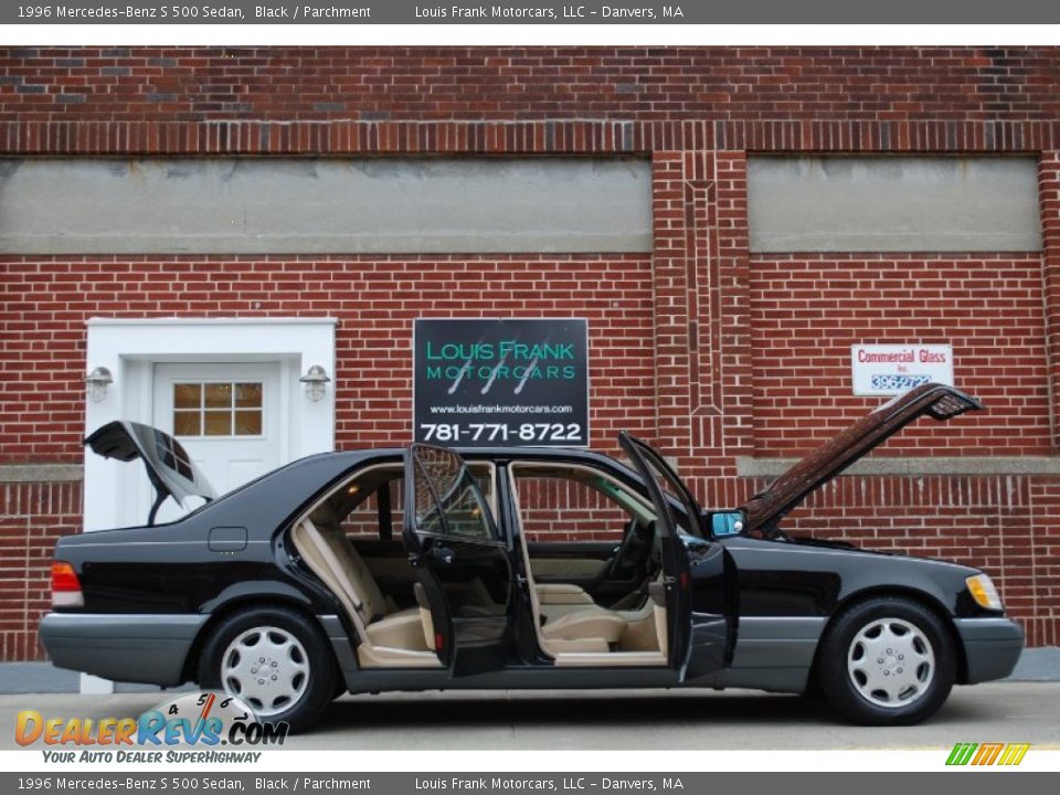 1996 Mercedes-Benz S 500 Sedan Black / Parchment Photo #36