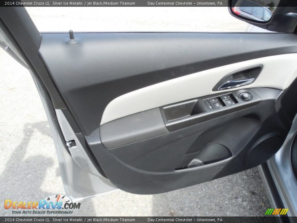 2014 Chevrolet Cruze LS Silver Ice Metallic / Jet Black/Medium Titanium Photo #11