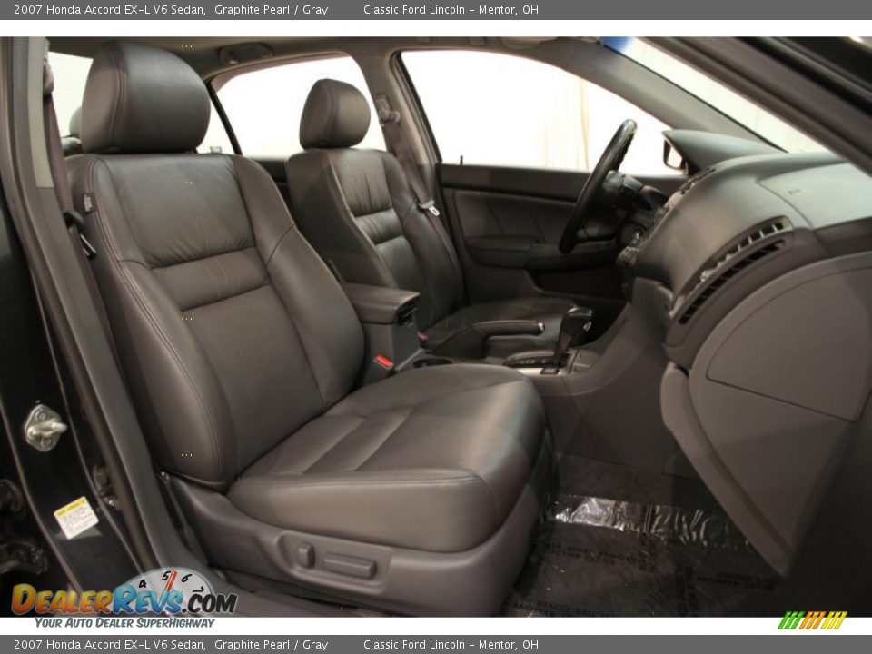 Front Seat of 2007 Honda Accord EX-L V6 Sedan Photo #10