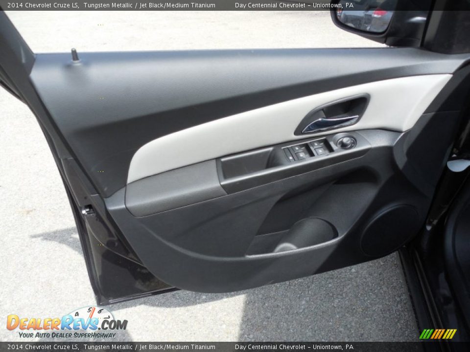 2014 Chevrolet Cruze LS Tungsten Metallic / Jet Black/Medium Titanium Photo #11