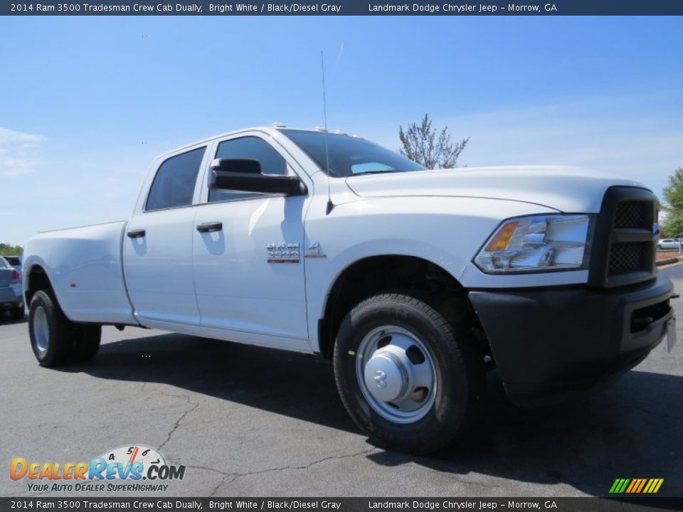 Front 3/4 View of 2014 Ram 3500 Tradesman Crew Cab Dually Photo #4