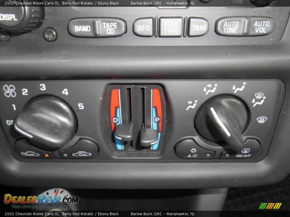 Controls of 2003 Chevrolet Monte Carlo SS Photo #28