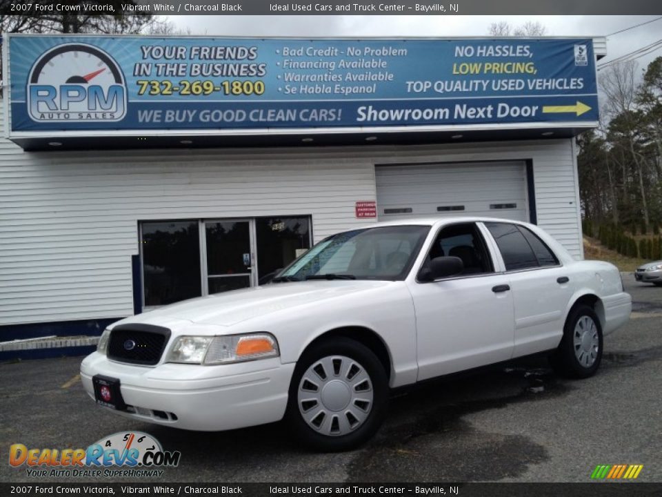 2007 Ford Crown Victoria Vibrant White / Charcoal Black Photo #1