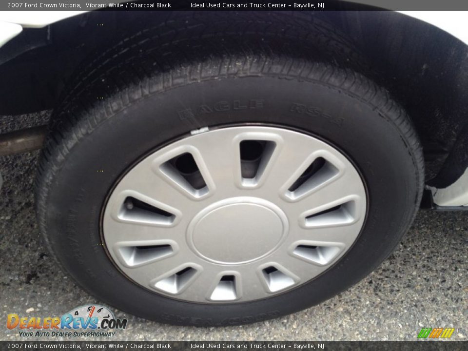 2007 Ford Crown Victoria Vibrant White / Charcoal Black Photo #7