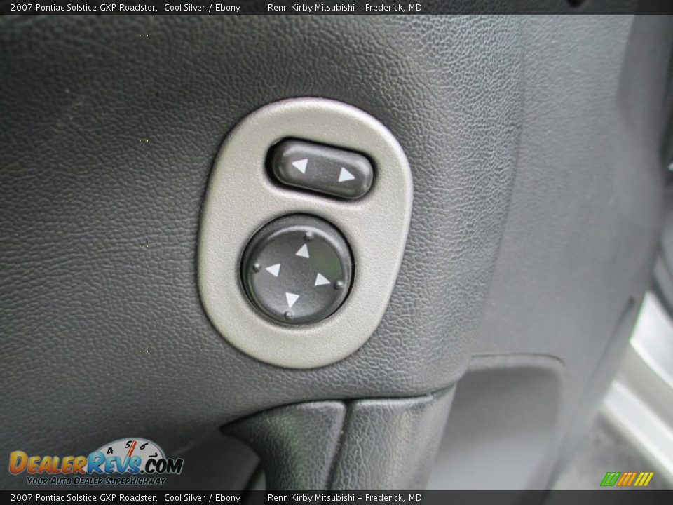 2007 Pontiac Solstice GXP Roadster Cool Silver / Ebony Photo #11