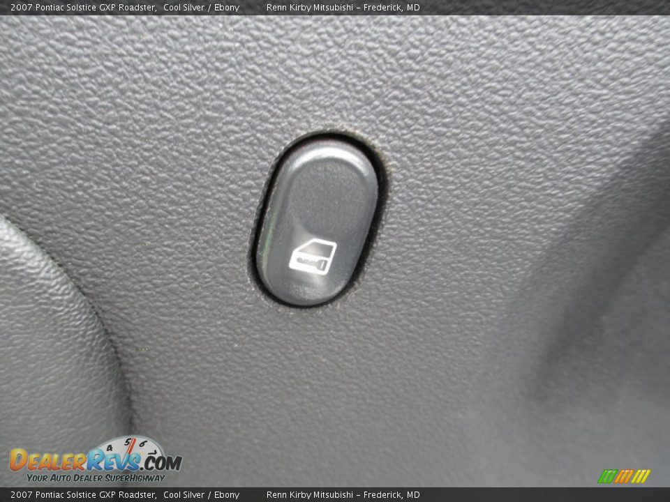 2007 Pontiac Solstice GXP Roadster Cool Silver / Ebony Photo #12