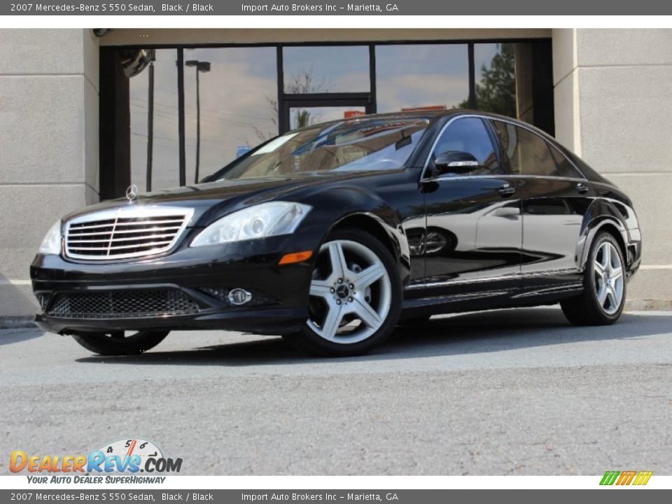 Front 3/4 View of 2007 Mercedes-Benz S 550 Sedan Photo #1