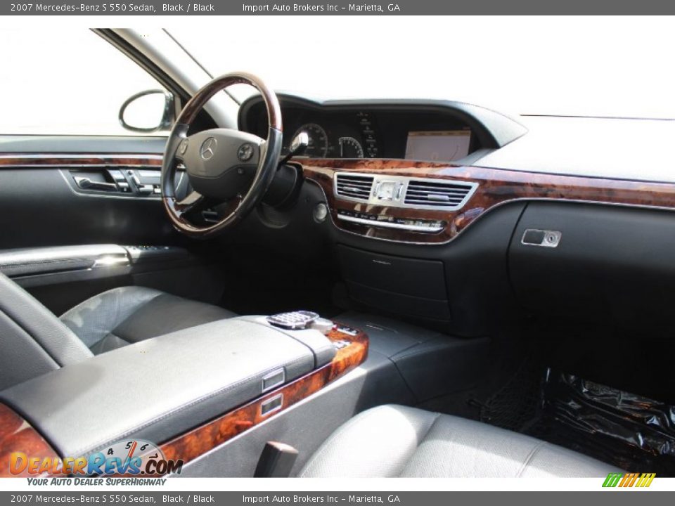Dashboard of 2007 Mercedes-Benz S 550 Sedan Photo #10