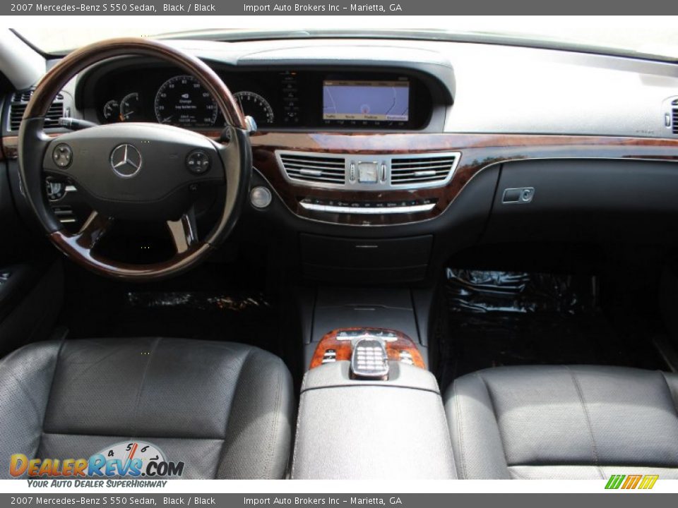 Dashboard of 2007 Mercedes-Benz S 550 Sedan Photo #17