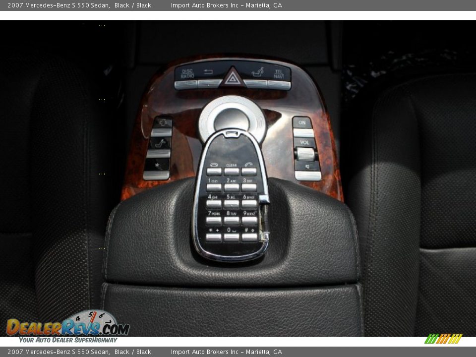 Controls of 2007 Mercedes-Benz S 550 Sedan Photo #24