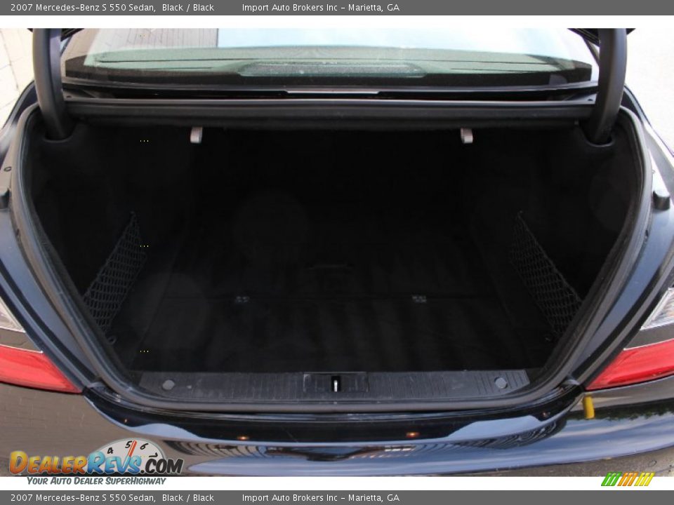2007 Mercedes-Benz S 550 Sedan Trunk Photo #31