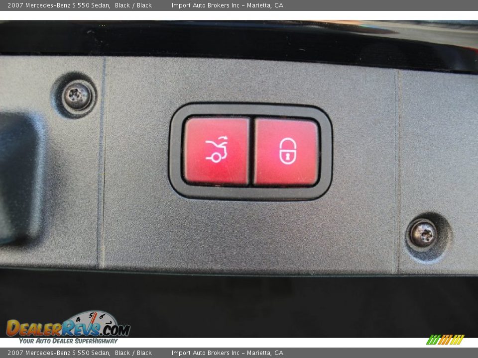 Controls of 2007 Mercedes-Benz S 550 Sedan Photo #34