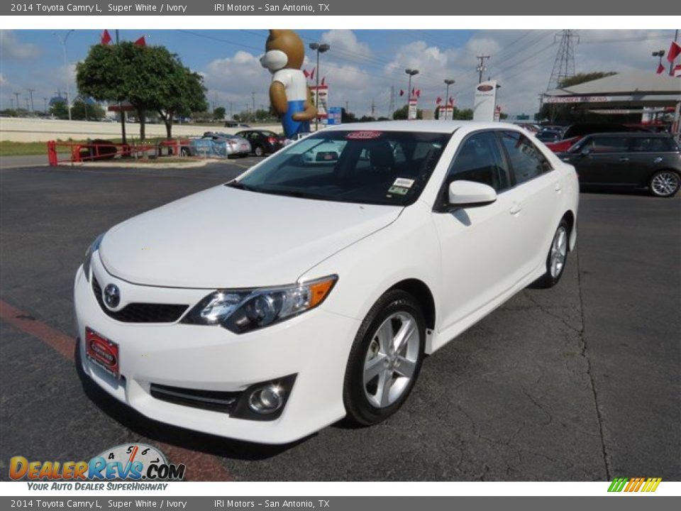 2014 Toyota Camry L Super White / Ivory Photo #3