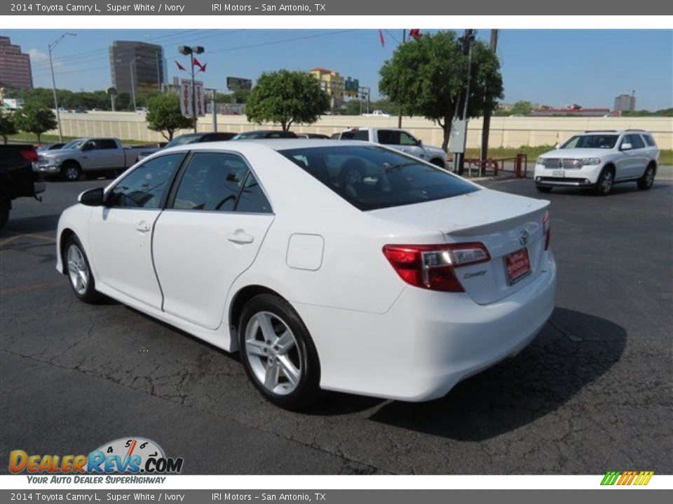 2014 Toyota Camry L Super White / Ivory Photo #5