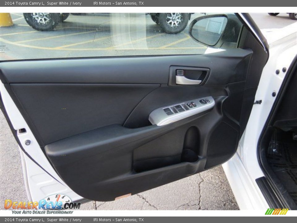 2014 Toyota Camry L Super White / Ivory Photo #10