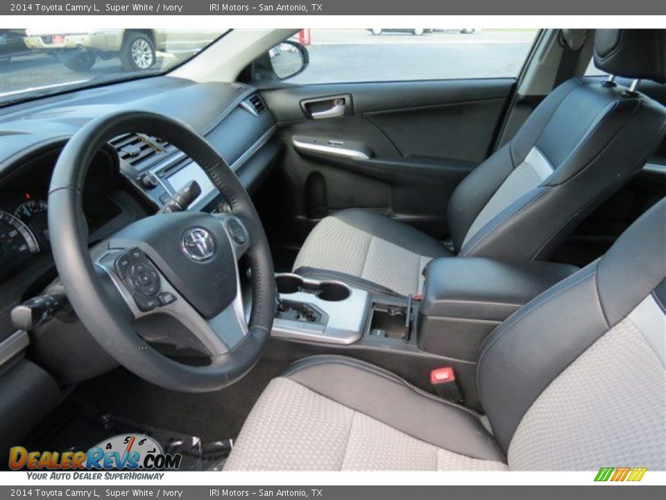 2014 Toyota Camry L Super White / Ivory Photo #11