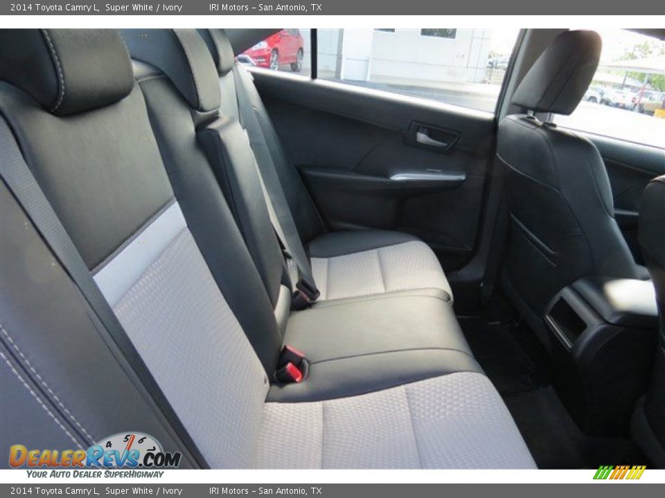 2014 Toyota Camry L Super White / Ivory Photo #14