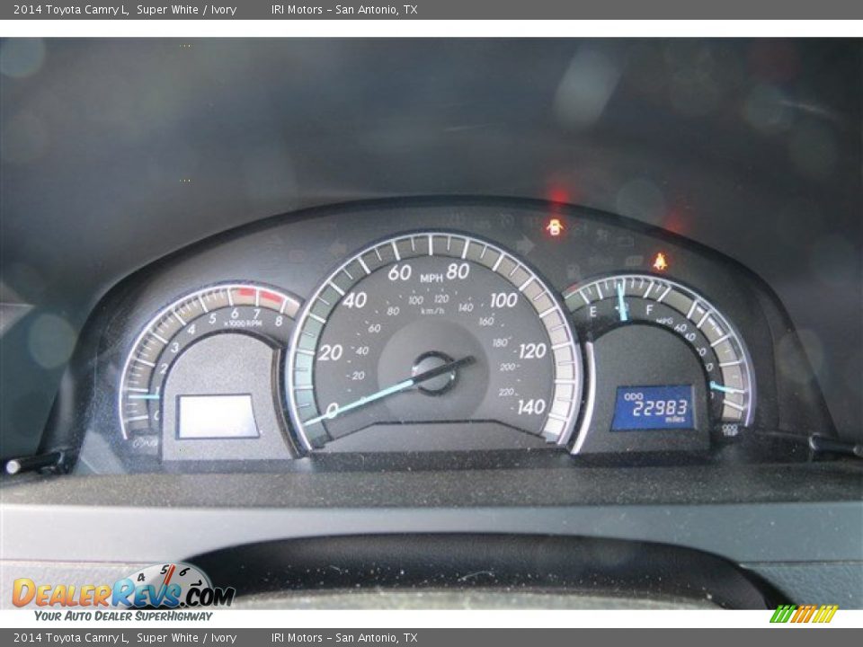 2014 Toyota Camry L Super White / Ivory Photo #16