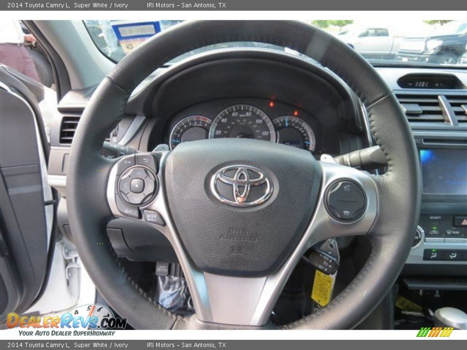 2014 Toyota Camry L Super White / Ivory Photo #17