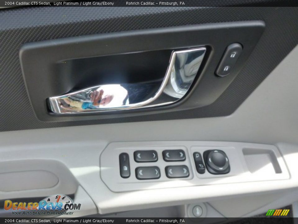 2004 Cadillac CTS Sedan Light Platinum / Light Gray/Ebony Photo #2