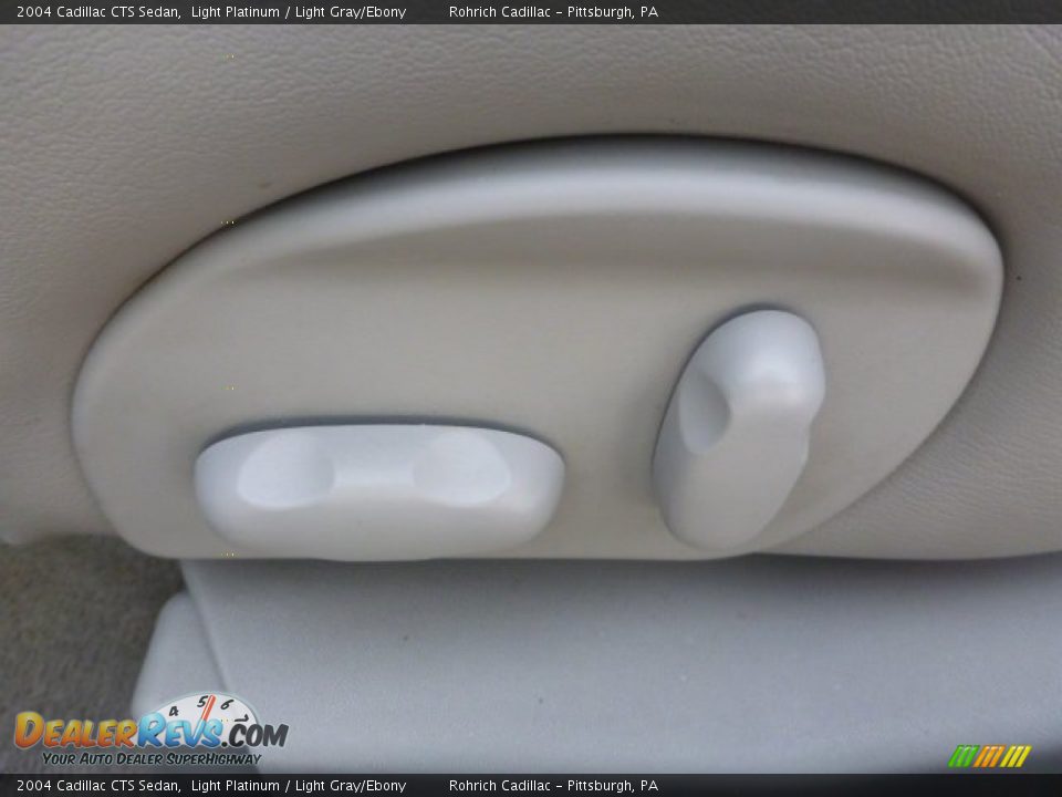 2004 Cadillac CTS Sedan Light Platinum / Light Gray/Ebony Photo #7