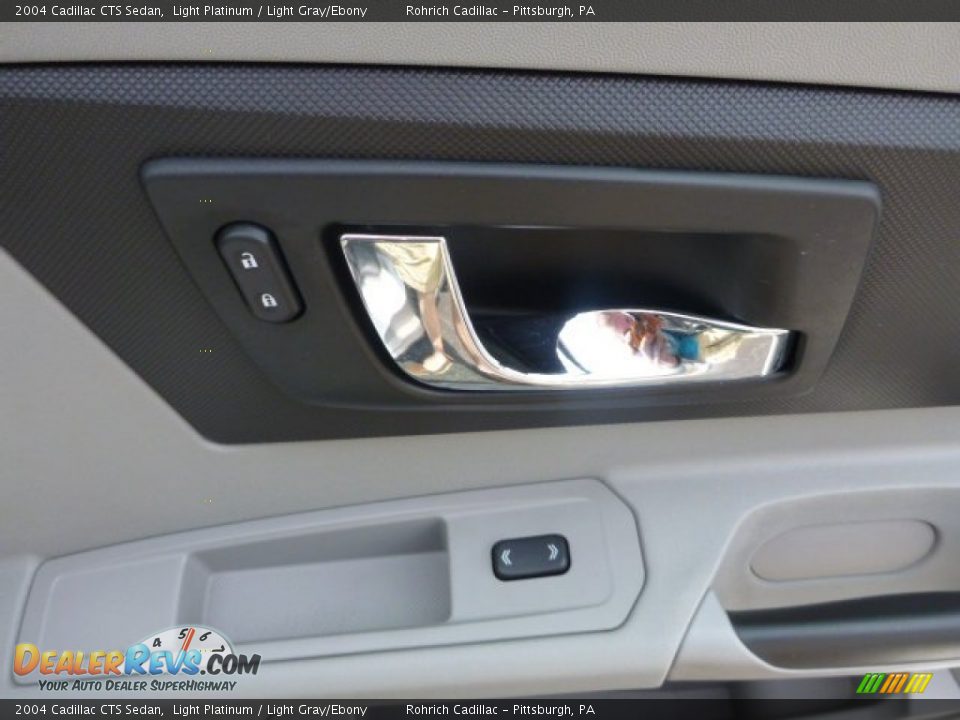 2004 Cadillac CTS Sedan Light Platinum / Light Gray/Ebony Photo #15