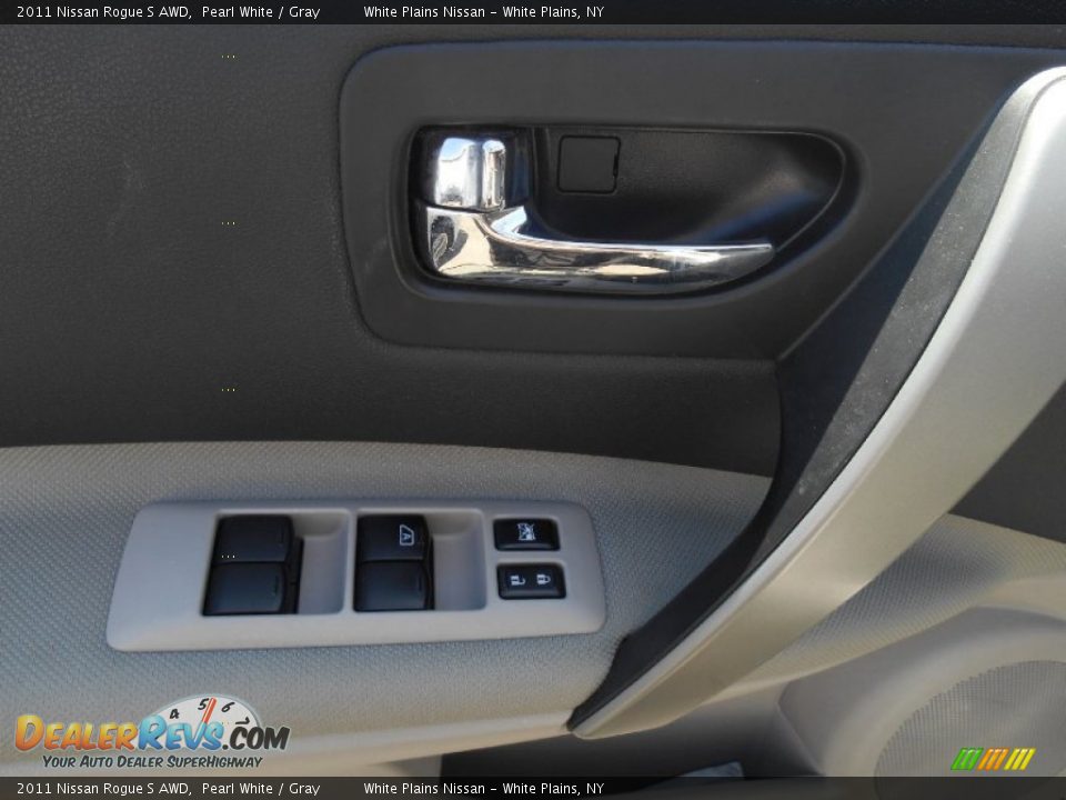 2011 Nissan Rogue S AWD Pearl White / Gray Photo #12