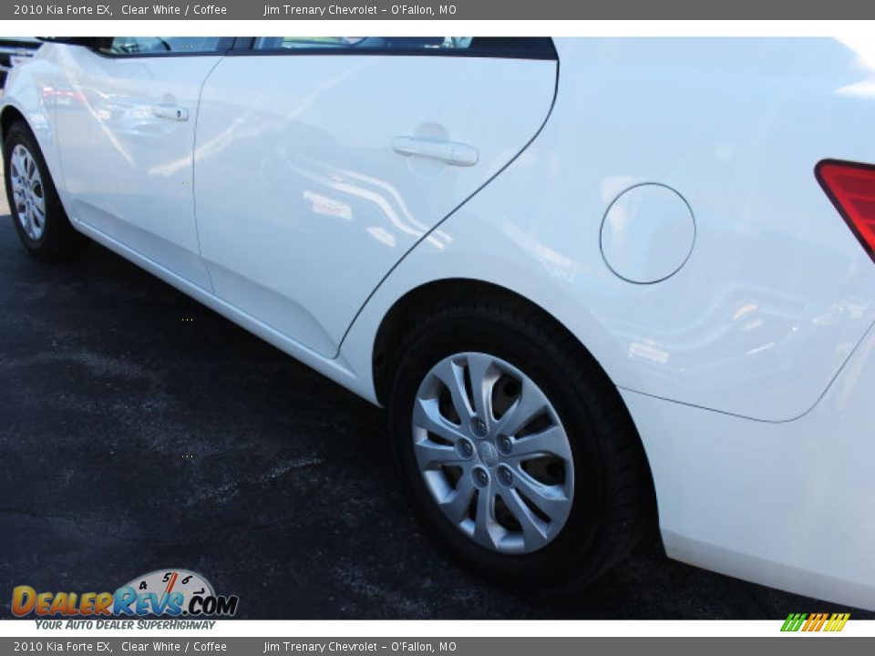 2010 Kia Forte EX Clear White / Coffee Photo #4