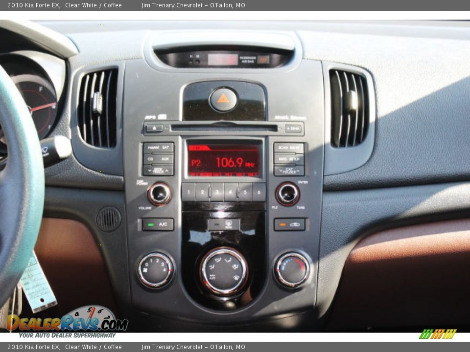 2010 Kia Forte EX Clear White / Coffee Photo #12
