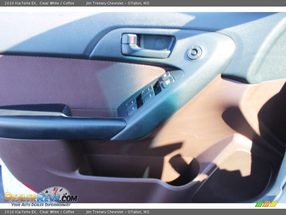 2010 Kia Forte EX Clear White / Coffee Photo #15