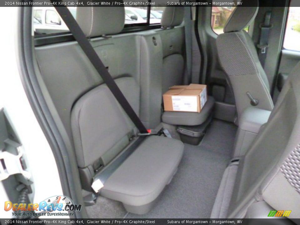 Rear Seat of 2014 Nissan Frontier Pro-4X King Cab 4x4 Photo #10