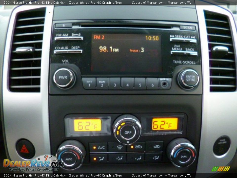 Controls of 2014 Nissan Frontier Pro-4X King Cab 4x4 Photo #18