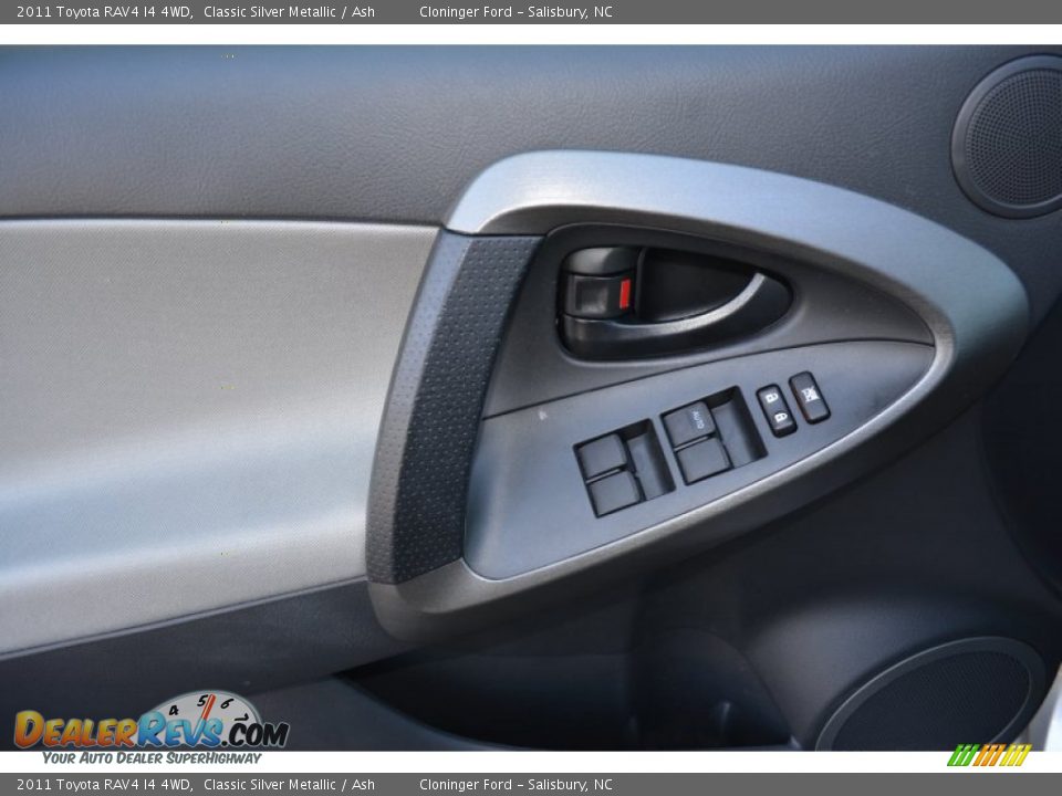 2011 Toyota RAV4 I4 4WD Classic Silver Metallic / Ash Photo #8