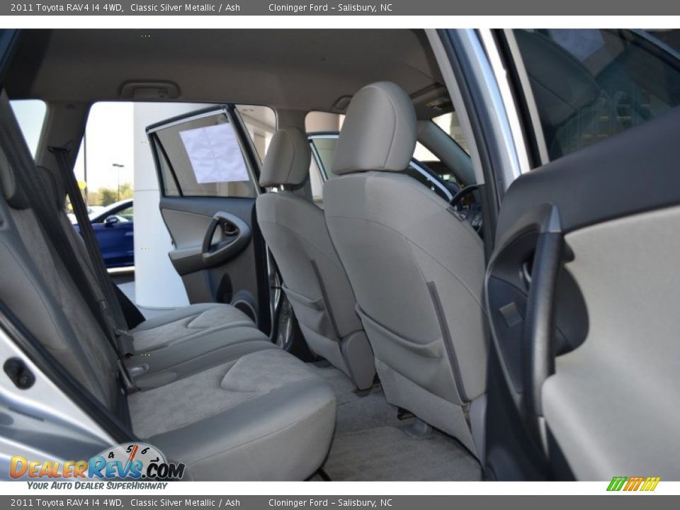 2011 Toyota RAV4 I4 4WD Classic Silver Metallic / Ash Photo #12