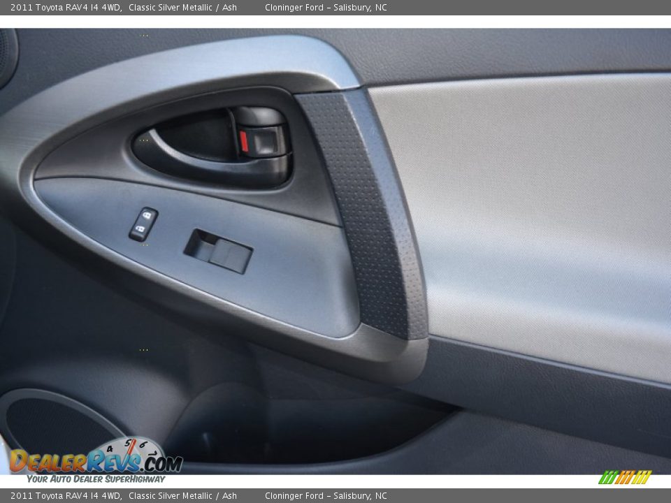 2011 Toyota RAV4 I4 4WD Classic Silver Metallic / Ash Photo #13