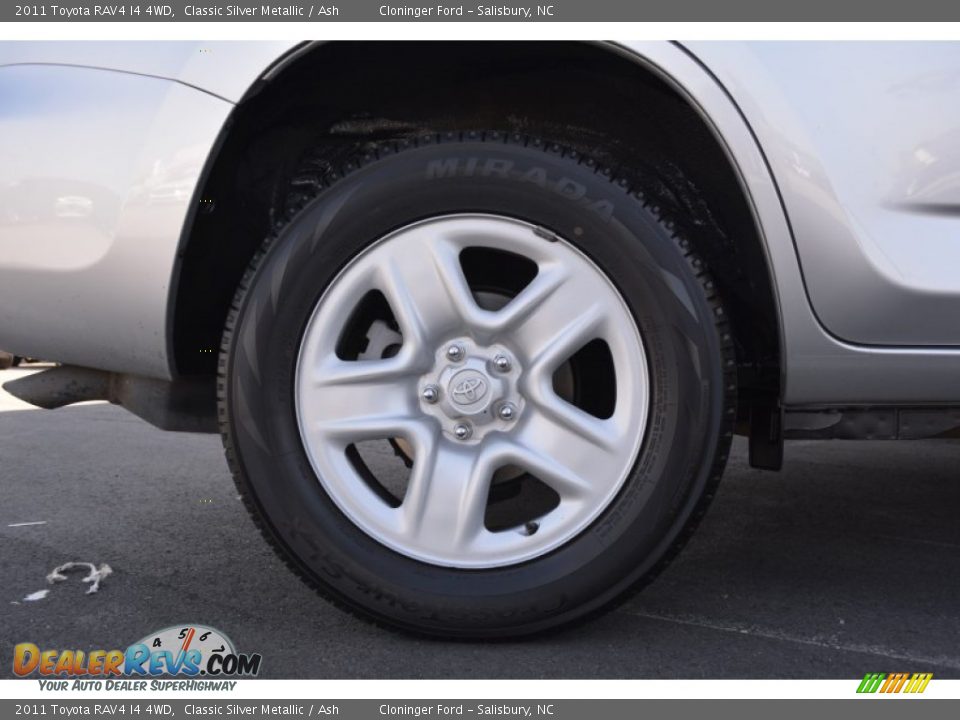 2011 Toyota RAV4 I4 4WD Classic Silver Metallic / Ash Photo #17