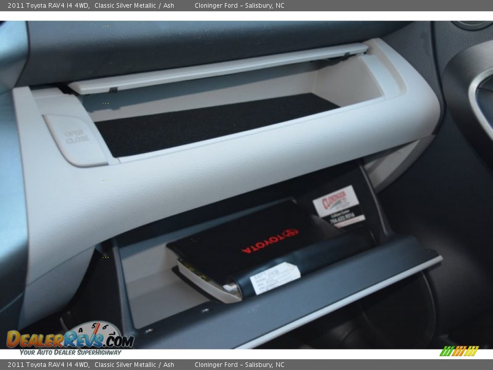 2011 Toyota RAV4 I4 4WD Classic Silver Metallic / Ash Photo #27